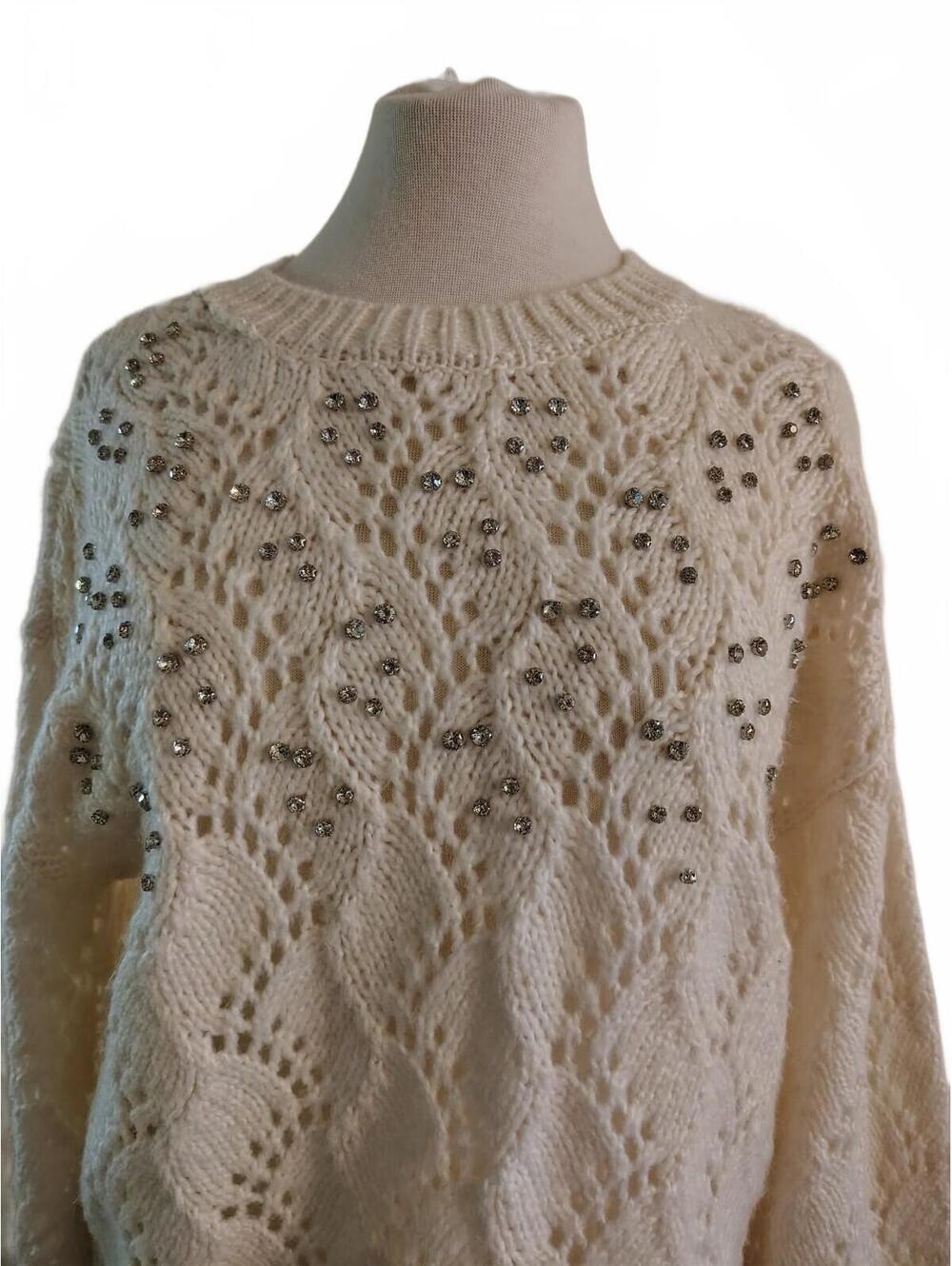 Red by Buckle Women's Large White Knit Sweater with Sequins